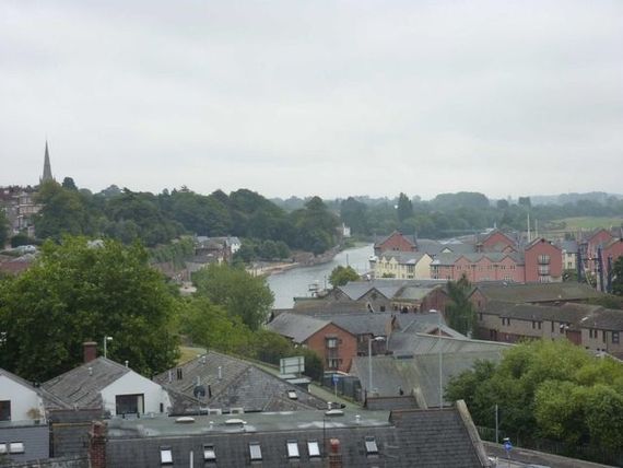 2 bedroom Property t...